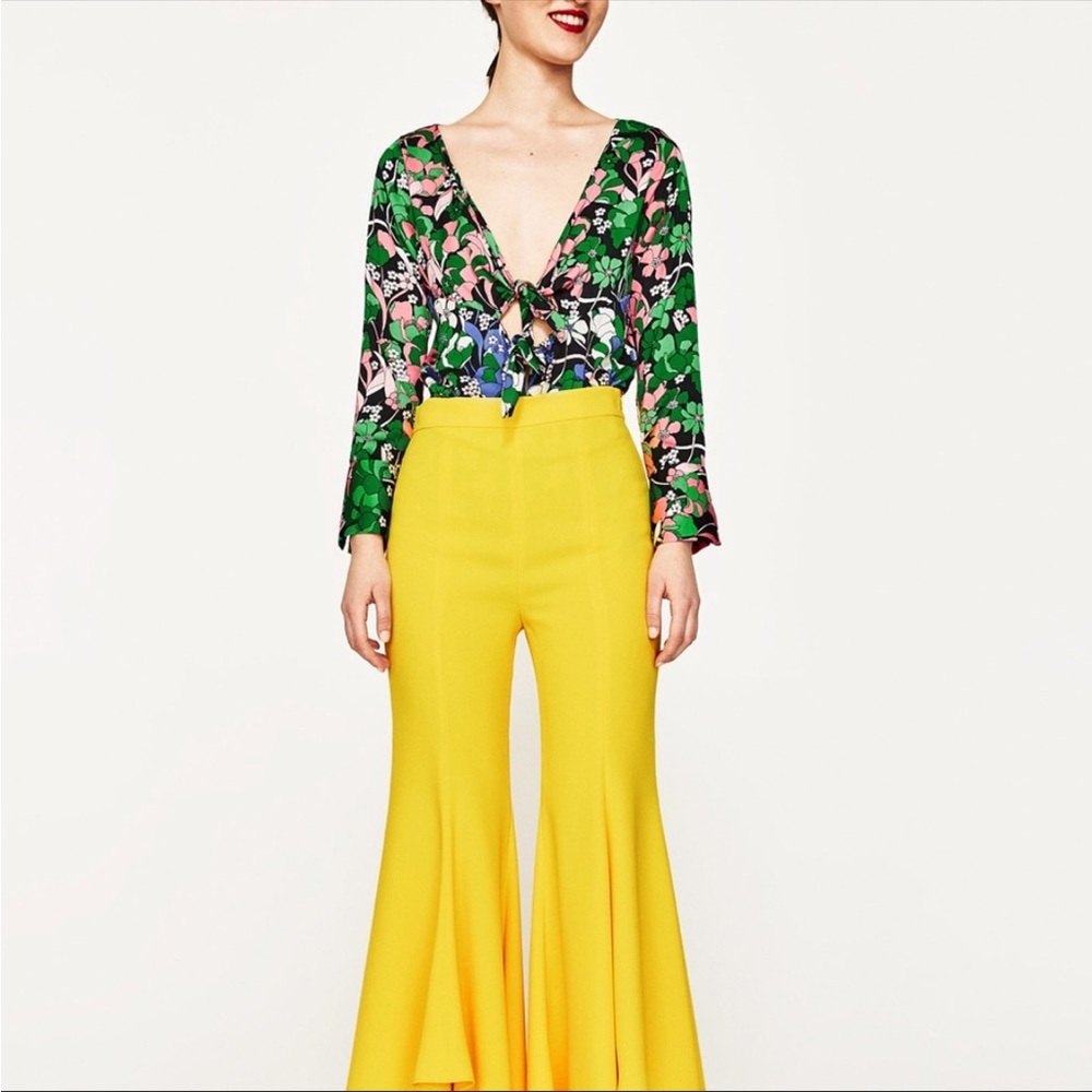 ZARA Blogger Favorite v Floral Print Deep Plunging Tie Front Spring Body Suit S